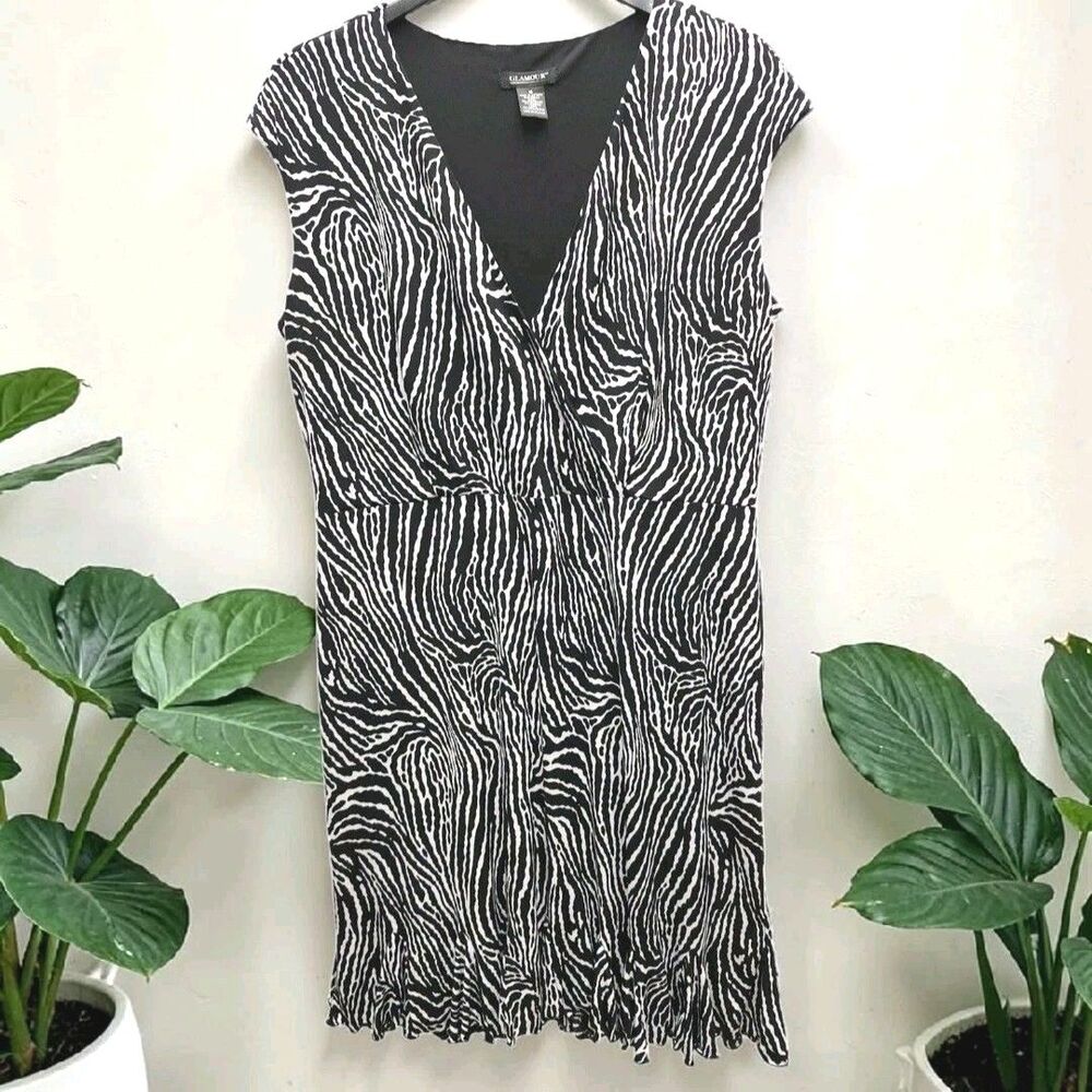 Glamour Dress Womens 16 Black White Animal Print Ruffle Hem Lined Whimsigoth Y2K